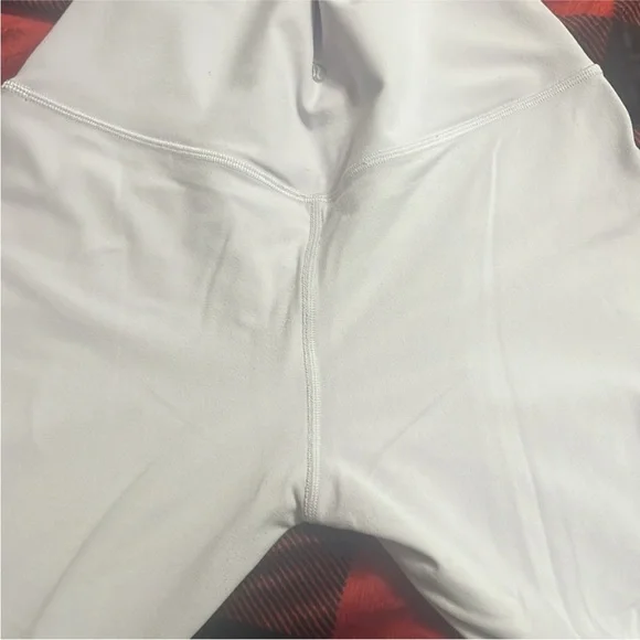 EUC Lululemon Athletica Align High-Rise Pant
Leggings 28" Lavender Dew Size 8 - Picture 5 of 5